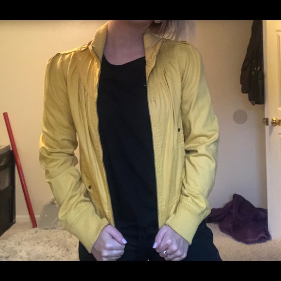 Yellow bomber jacket - Picture 2 of 8